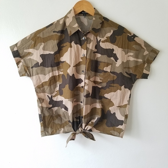 MADEWELL Short Sleeve Boxy Oversized Tie Front Shirt in Cottontail Camo XS - Picture 3 of 12